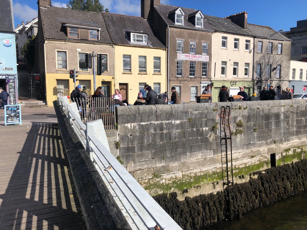 SeanLaoi's tweet photo. Ardlá cois Laoi.  Seachtain na Gaeilge ag Caifé Myo in aonacht le Gael-Taca.  ☘️🇮🇪
#ardlá
#preab-ghaeltacht
#cosmhuintir https://t.co/F8qDjtkoLS