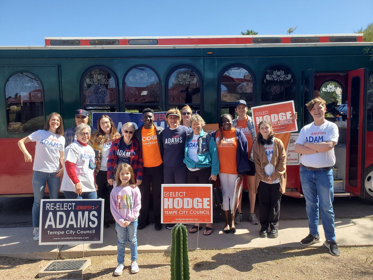 We had such a fun time riding Ollie the Trolley around #Tempe, encouraging folks to get out and vote on Tuesday!

#Adams4Tempe #TeamHodge