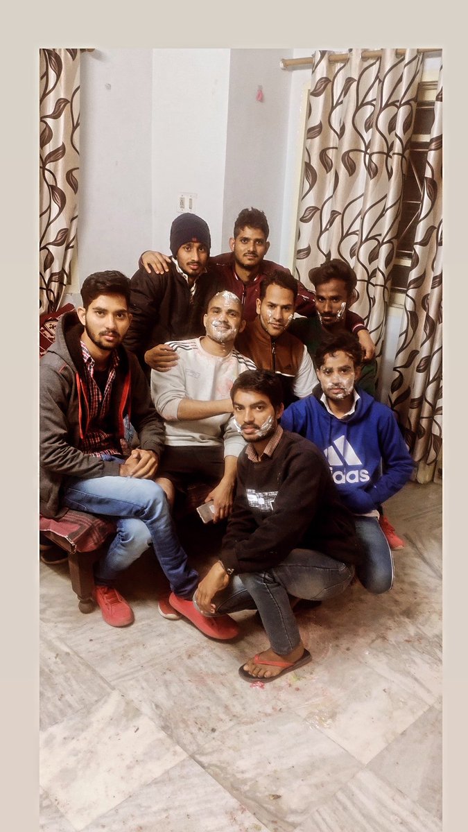 vikrambadgoti's tweet photo. हमको मिली हैं आज, ये घड़ियाँ नसीब से
जी भर के देख लीजिये हमको क़रीब से…’
Translated from Hindi by
Today we have got these watches by luck
 Take a look at us closely…!! https://t.co/NULX0o3YN3