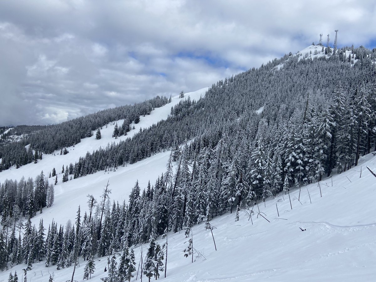DrMcXursion's tweet photo. Happy Birthday to the best person Iโve ever known, my wonderful spouse @smcpherson05 who continues to age in reverse. Got to celebrate my getting into the back country a little bit. #onlyatsilver https://t.co/JyTfGwpEdT