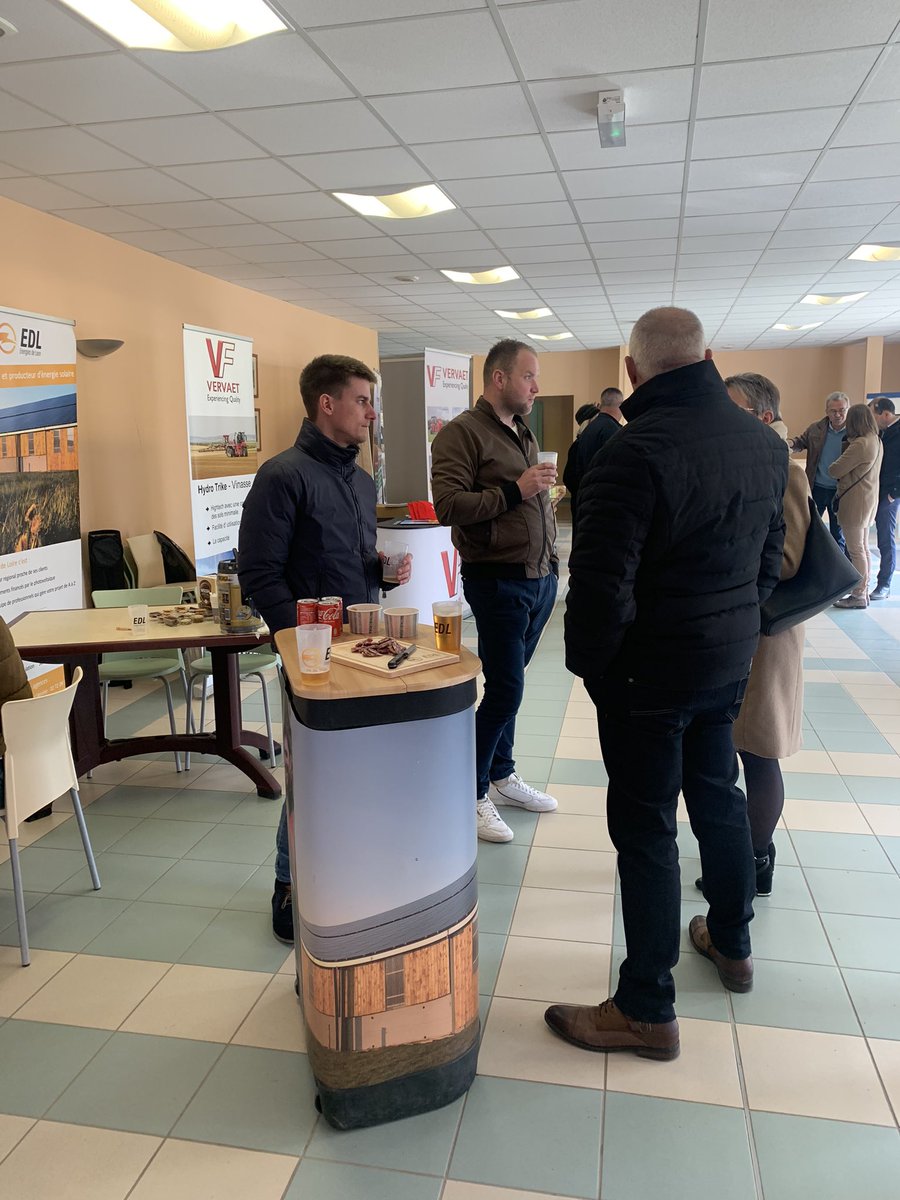 ENERGIESLOIRE's tweet photo. Le vendredi 4 mars, se tenait l’Assemblée Générale EDT Pays de la Loire dans un somptueux décor ; l’Hippodrome de Craon en Mayenne (53). 

Au programme : échange avec les adhérents EDT Pays de la Loire et les partenaires, exposition de machinisme, table ronde…

Merci @EDT_PdL ! https://t.co/ofcWc4bwUE