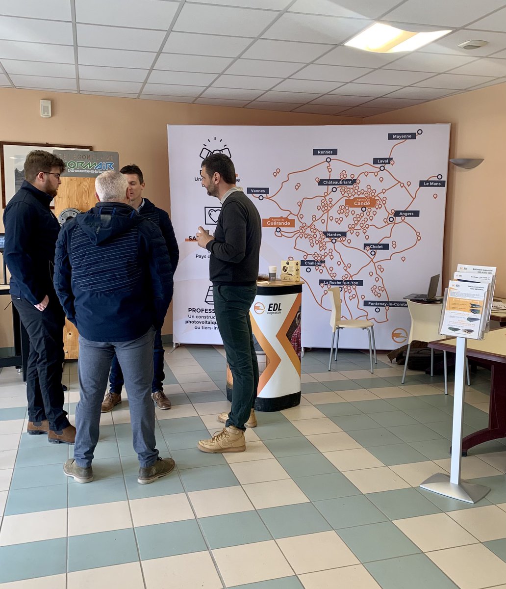 ENERGIESLOIRE's tweet photo. Le vendredi 4 mars, se tenait l’Assemblée Générale EDT Pays de la Loire dans un somptueux décor ; l’Hippodrome de Craon en Mayenne (53). 

Au programme : échange avec les adhérents EDT Pays de la Loire et les partenaires, exposition de machinisme, table ronde…

Merci @EDT_PdL ! https://t.co/ofcWc4bwUE