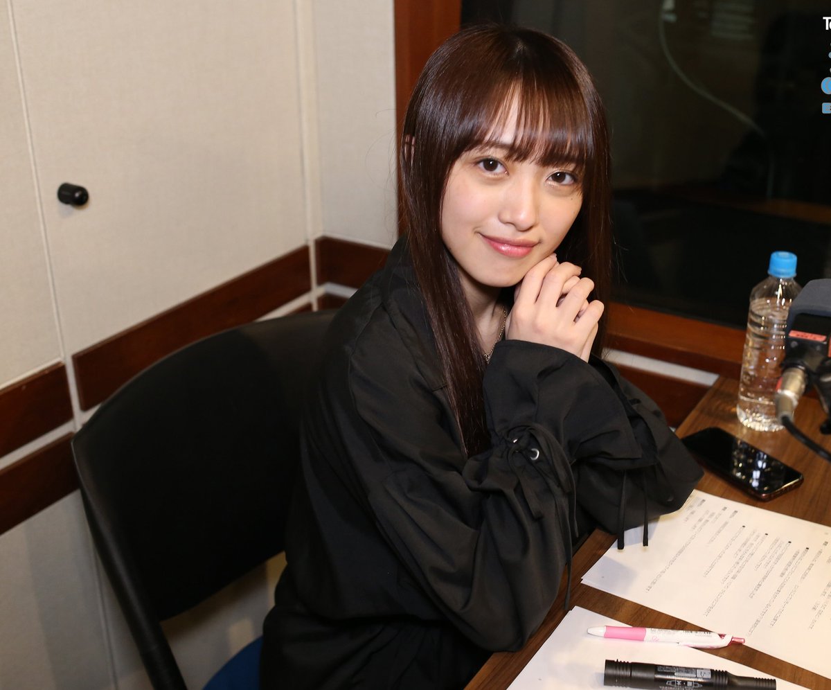 48gTalk's tweet image. AKB48 3rd Soukantoku Mukaichi Mion have been announced as a new host of Bayfm radio show " Hashira NIGHT " with AKB48.