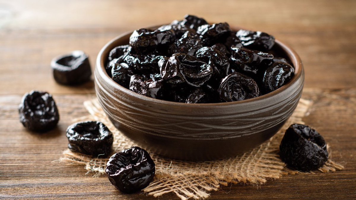 INC_NutFruit's tweet photo. Gentlemen: Are you eating enough #prunes?

If not, it may be time to fix that! This new @Nutrients_MDPI study suggests that prunes may improve bone biomarkers in men - potentially good news for osteoporosis prevention🦴

#INCMembers, learn more⬇️
https://t.co/lTfLVRQg3M https://t.co/nmQXirtB8e