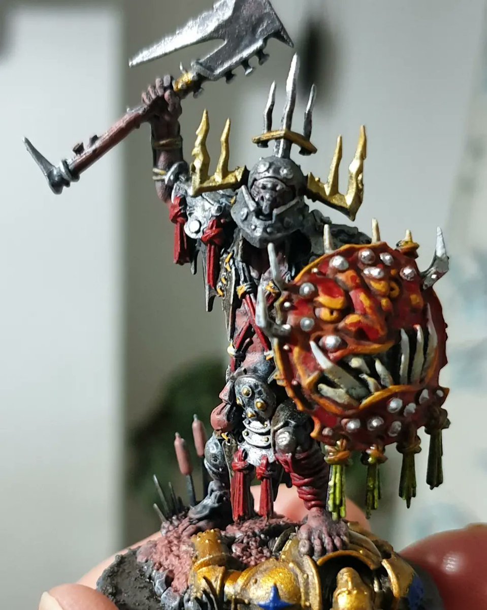 eenybish's tweet photo. And here comes the #killaboss another go at painting these little fellas... very therapeutic. #ageofsigmar #warhammer40k #paintingminiatures https://t.co/J9RhX1k1th