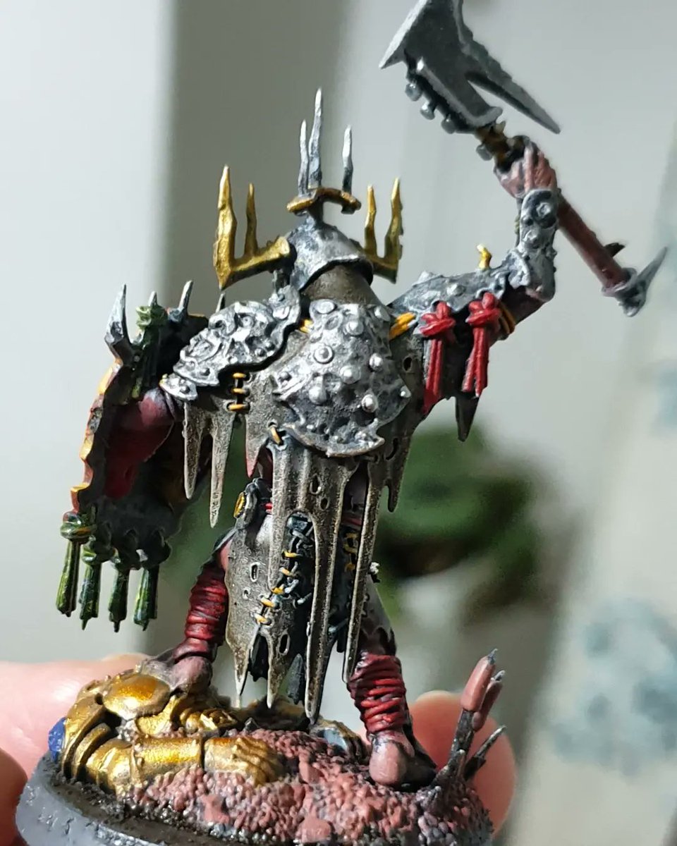 eenybish's tweet photo. And here comes the #killaboss another go at painting these little fellas... very therapeutic. #ageofsigmar #warhammer40k #paintingminiatures https://t.co/J9RhX1k1th