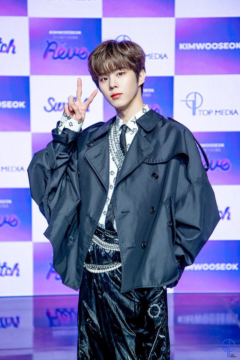 ddaddababy's tweet photo. world domination 
#김우석_세번째_스위치_온
#SWITCH_to_KimWooseok https://t.co/Rf7DiAHl0v