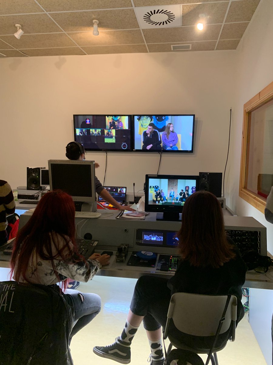 Realizáronse 5 magacines como práctica interciclo do itinerario de TV con alumnado dos CS de Produción, de Realización, de Iluminación e de Son. Excelentes equipos de traballo! <a href="/FPGalicia/">FP Galicia</a> #fpaudiovisual #prácticasinterciclo