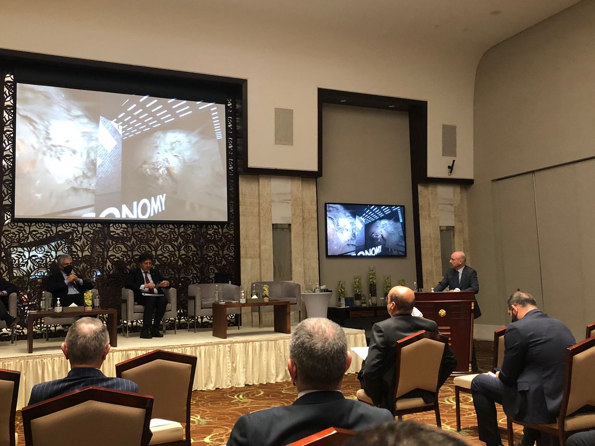 A #Dubai il nostro Presidente Angelo Camilli interviene a #LazioRegionBusinessHub per presentare l'eccellenza delle nostre #aziende: è iniziata la missione imprenditoriale per valorizzare il #MadeinLazio | #ExpoDubai2020 #Unindustria #Imprese