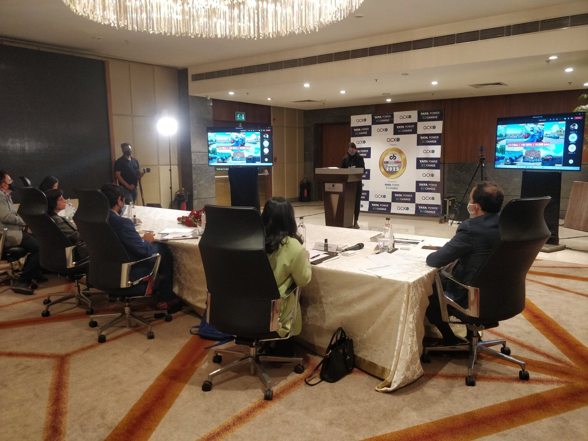 carandbike's tweet photo. It's time to move to the next category, the 2022 #cnbawards Best Social Media Campaign category. Team @TataMotors begins the proceedings by presenting its #Punchathon campaign. https://t.co/oxdSxUYoRe