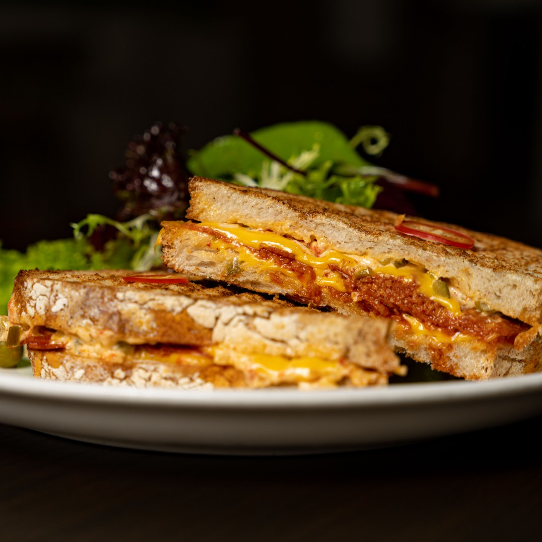 UrthCaffeDubai's tweet photo. Freshly cooked from our kitchen to your dining table 😍💚
.
.
.
#urthcaffedubai #dubai #mydubai #iloveurth #citywalk #lunch https://t.co/zw5lcnizRL