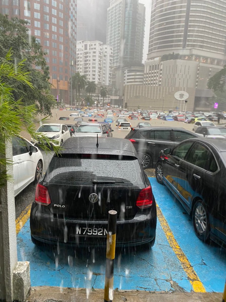 OwToTheZie's tweet photo. Klcc and kuchai lama. Dah tersebar dalam group. Anyone can confirm this? 😭 https://t.co/wlVY0EMHSl