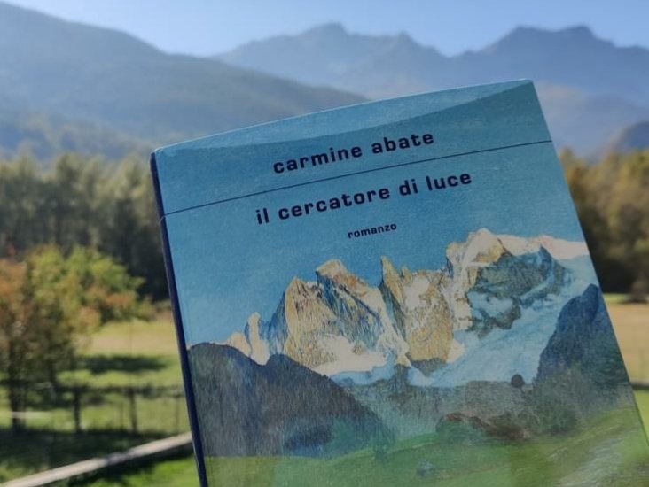 Verticales_it's tweet photo. Un romanzo per cambiare sguardo sulla montagna: Carmine Abate,  il cercatore di luce (Mondadori) https://t.co/GKuHsjMogo https://t.co/Suy2apBIdb