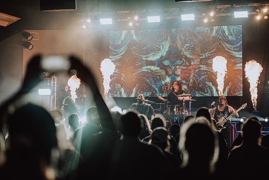 7thDaySlumber's tweet photo. Houma brought the heat tonight! See you Milton Florida tomorrow and Piedmont Alabama on Tuesday!! 
Let’s gooo! #FreeShows Sponsors @childfundlive @childfund 📸: @tylerbyars_ https://t.co/AjrHaBJLpN