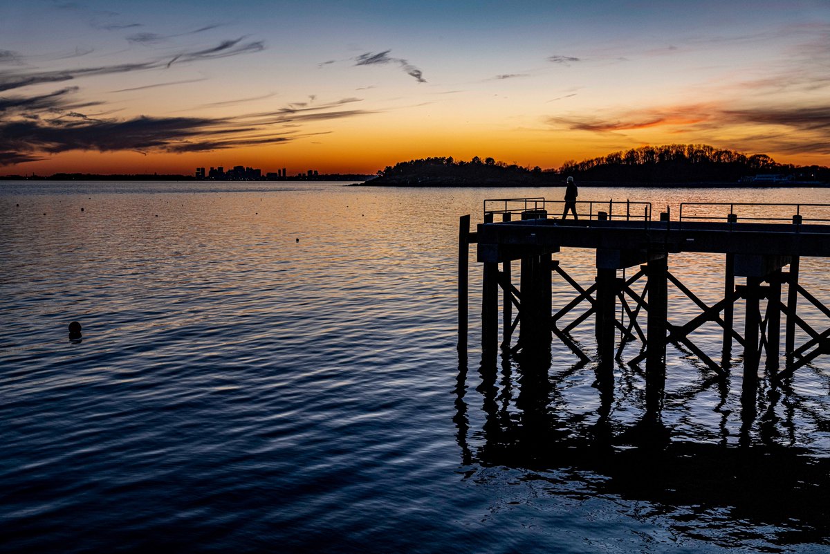 HalGregersen's tweet image. 2/4 &quot;Essentially . . . photography is . . . life lit up.&quot; Sam Abell  |  Equally so . . . leadership is . . . life lit up. #composeandwait #sixtysecondsolitude