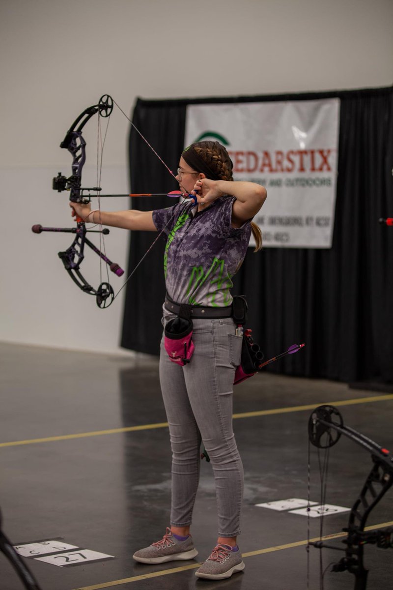 LilRedHart's tweet photo. My daughter. She has a few pre-tournament superstitions which might drive me crazy: 2 braids, team headband, polar ice gum, Arizona green tea, and will not compete in anything but @Allbirds. She just earned 5th place in the nation in her div this weekend. #s3da๐น https://t.co/bk6zMTuhjR