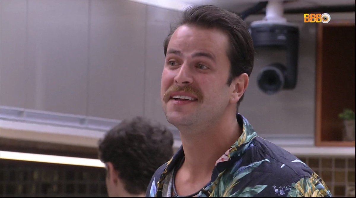 centralreality's tweet image. "O cara foi bancar o casalzinho pra você no dia que sentiu a água bater no rabo e você caiu, Natalia." (Gustavo) #BBB22