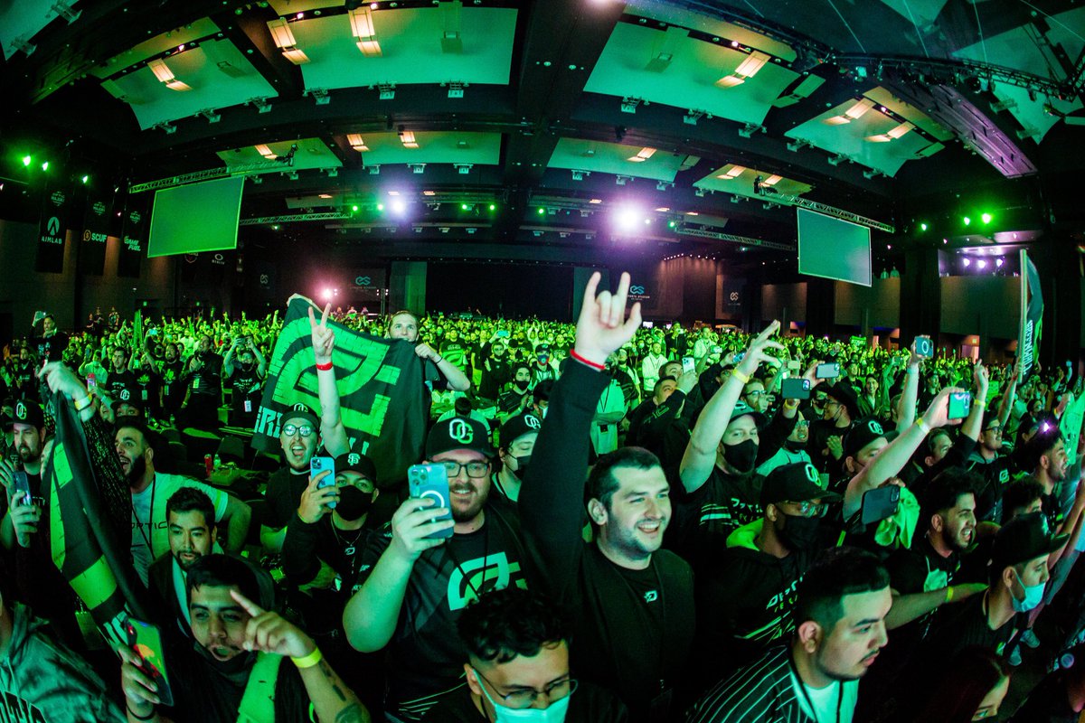 HiltonATL's tweet photo. I can’t believe they did it 🥹🥹🥹

So so so proud of the team. Everyone has put in so much work.

Overflowing with emotions, love you #GreenWall 🍾 https://t.co/tFI1zzoZsn