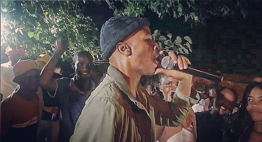 funk_tsotsi's tweet photo. Tsotsi FunkTV Introduces

TswansHall Soundz⚡🔊💥

Get The Live Exclusive Here👇🏾
https://t.co/MjcerF18wX

Creed

Location:Mmabana Park
Gig Coordinator:Ras Pablo
Intro/Outro Concept &amp; Edit:# Flo 
Intro/Outro Track:#Creal 
Intro Clip:#Vuyo Jiya

#spinakaopushaspane🇿🇦 https://t.co/QbsU5dq85w