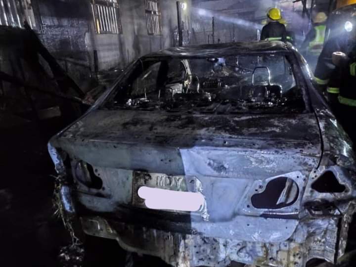 kay_2439's tweet photo. Fire in Pyigyidagun town at midnight

Some houses and some cars were damaged

#MassacreInMyanmarByJunta
#2022Mar7Coup
#WhatHappeningInMyanmar https://t.co/07u8jJZvYT