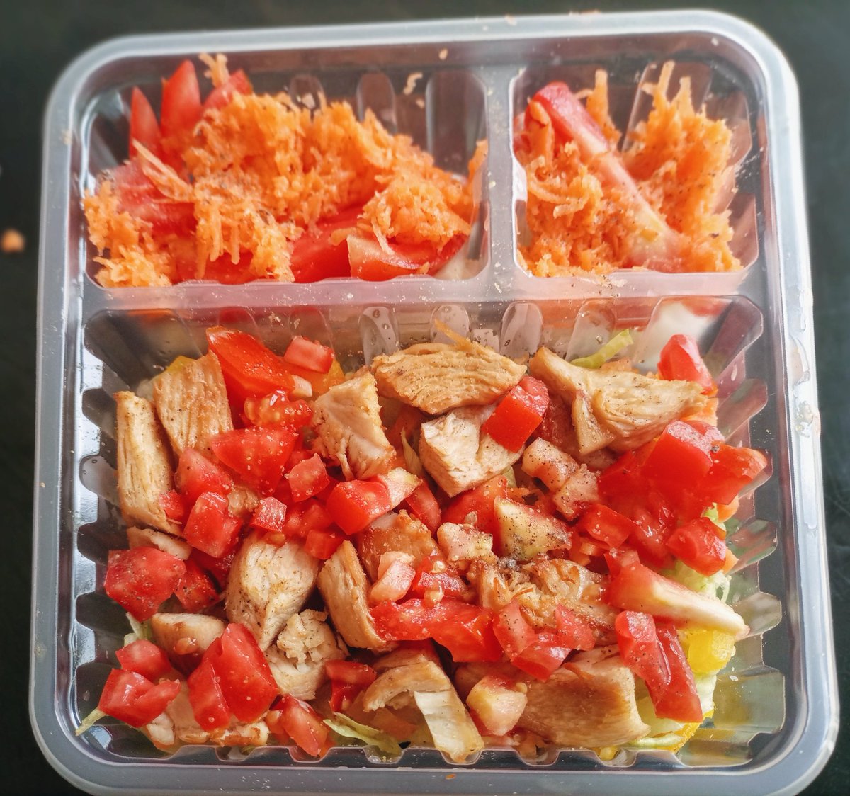 ChakulaLane's tweet photo. The perfect start to your week🍲🎉 
Yummy Katogo on a Monday or perhaps some salad? Juices and smoothies available too 🎉
    
#FoodIsALoveLanguage #MonthofWomen #DownTheLaneOfGoodFood
#Meat #BrunchBuffet #BrunchLover #MeatLove  #BBQ  #MeatIsBae #Love  #Lunch #CelebratingWomen https://t.co/q6Xw156v9U