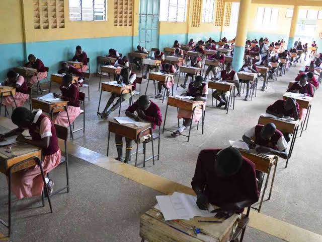 WanguiMuchiri's tweet photo. Wishing all candidates sitting for their KCPE this year best of luck and to all parents out there with candidates, good job. 👊 https://t.co/Up7w7pOitr