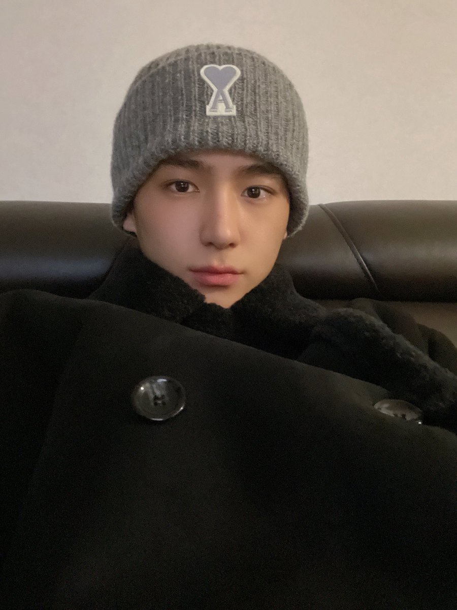 jiiheoneyy's tweet photo. helmy - luna #2lee https://t.co/musR7t9HjH