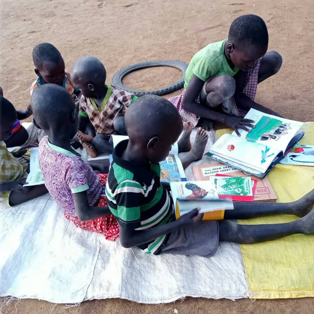 Edithcherotich0's tweet photo. Dreaming Villages
#Thelibrarymanyattaproject
#Literacymatters
#Thevillagenomad
#SDG4 https://t.co/0hH4fv4RfR