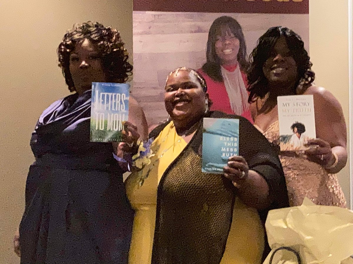 IWriteCON's tweet photo. Three books published by @iwritewacademy 

but this picture is for @Naomibooksllc  [OUR EDITOR] 

@SistaGoose91 
@AuthorTiaWoods 

Thanks for editing our words and bringing them to life. See you in Colorado‼️

#iwriteconference22
https://t.co/wapt5RW07t https://t.co/Rxe73ct4yF