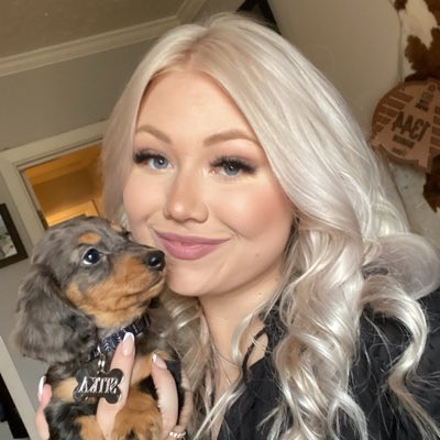 UphamCaitlyn's tweet photo. #NewProfilePic https://t.co/R8c2CYKxQA