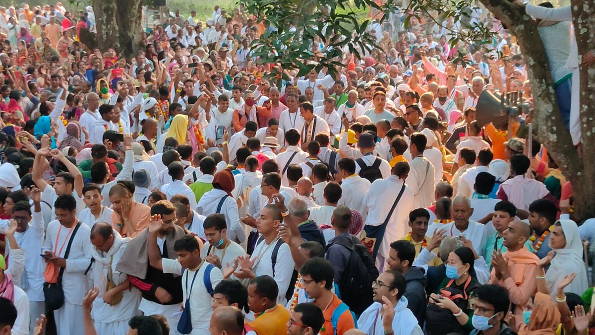 iskcon's tweet photo. #ChantforPeace - Mayapur, India https://t.co/EtRtuwYp8V