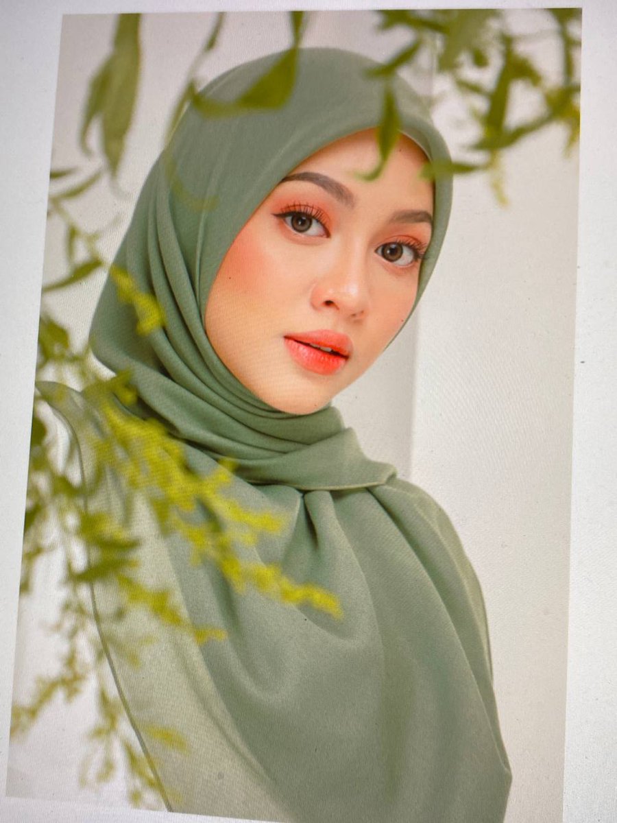 syrhmzlann_'s tweet image. You guys suka mana satu? Anything just click link in bio✨

The teaser                 The catalogue