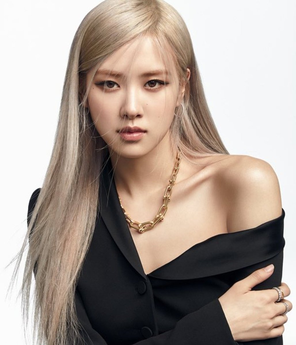 CloutNewsMedia's tweet photo. .@ygent_official has announced that @BLACKPINK member ROSÉ is now covid free and has been released from the quarantine ❤️

#BLACKPINK #ROSÉ https://t.co/TWIE78d5dC