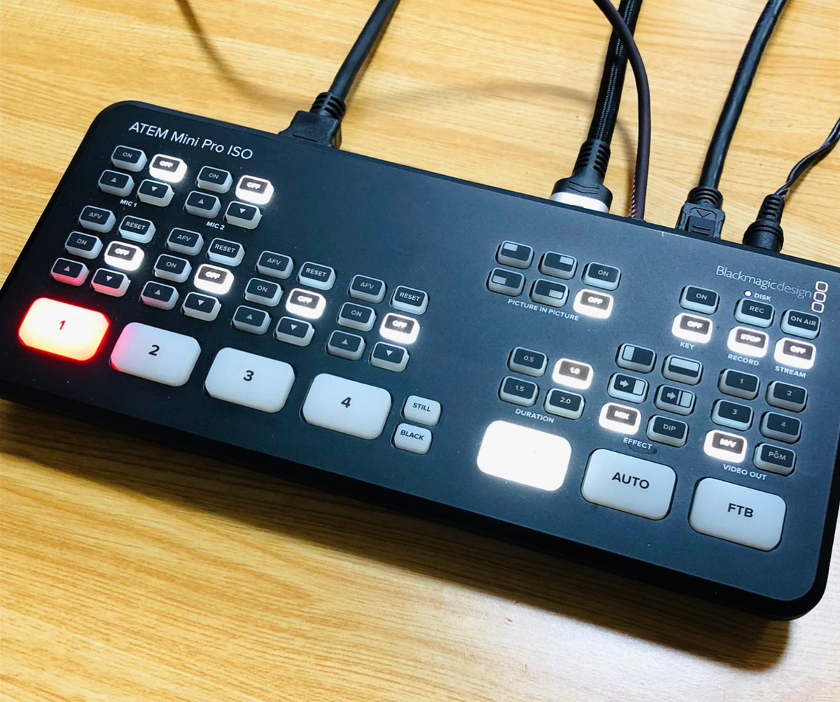Paix2_Megumi's tweet image. 一人で配線できるようになったので
映像や音声などの微調整を
勉強したい👀
 #ATEM #ATEMMiniPro