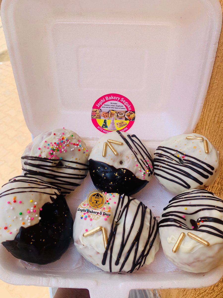 jophie256's tweet photo. 😇doughnuts any one😇😇@jophie256 https://t.co/o7bbuV23z3