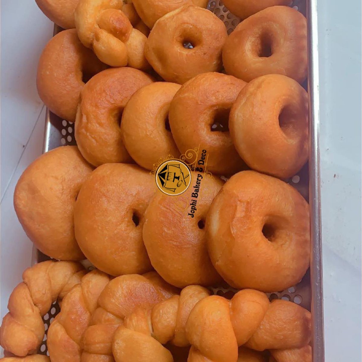 jophie256's tweet photo. 😇doughnuts any one😇😇@jophie256 https://t.co/o7bbuV23z3