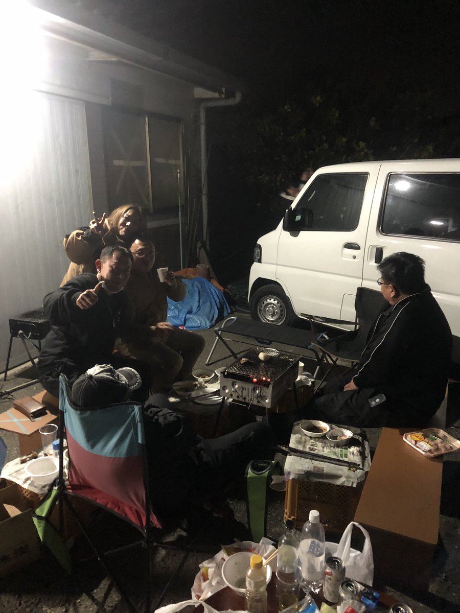 kinokoman_5's tweet photo. 電動ガレージ便利やな👍クラウン洗車せやこて！
昔の雑誌で見つけたS君🤣 https://t.co/xJbQq1LWZG