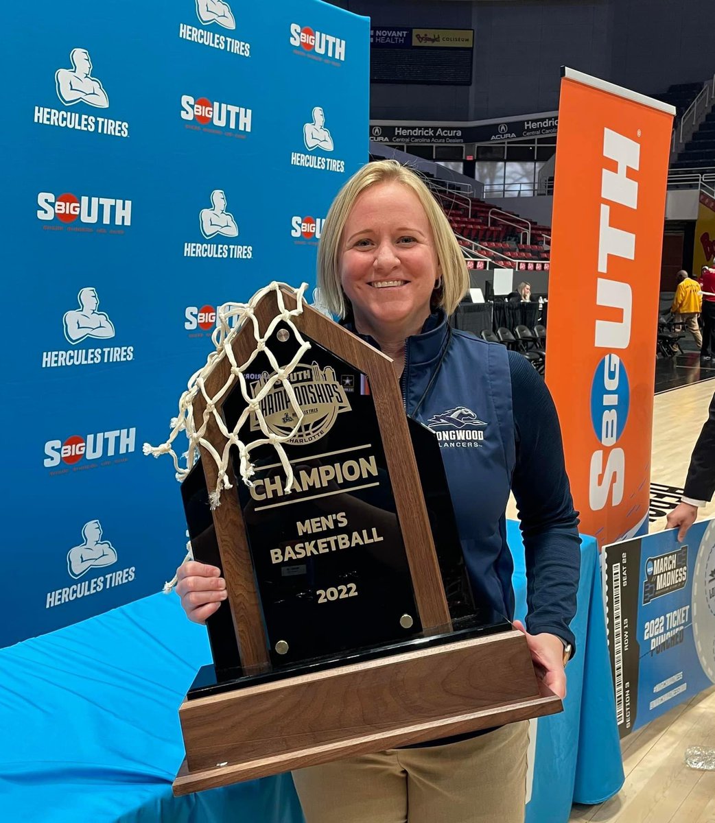 Meadows_NJCAA's tweet photo. Speechless! Lancer Nation is the absolute best, these are for all of you! @LongwoodLancers @longwoodu @LongwoodWBB @LongwoodMBB https://t.co/PsP0Wy4FCe