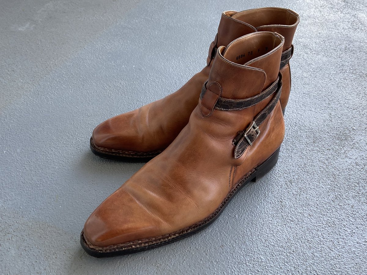 CACTIANDSNAKES's tweet photo. 久々の靴磨き。
#santoni #靴磨き https://t.co/7ojnE3Pft5