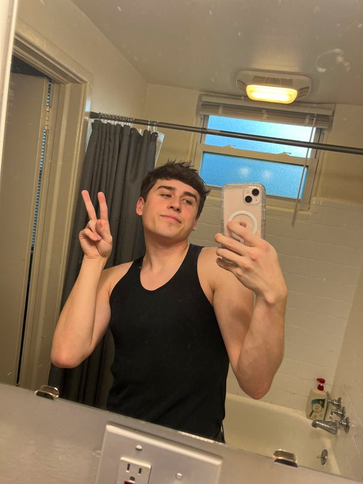 ✌🏻hi https://t.co/8CWfbpIC6C