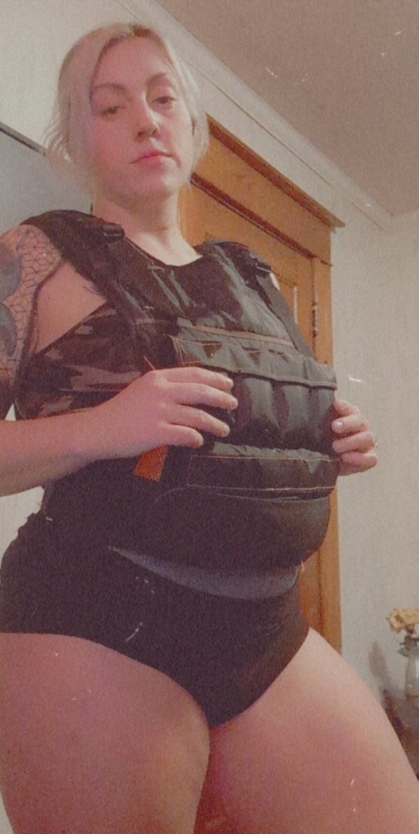 thick_babyg's tweet photo. Kill it 🔥💪🥵 #50lbvest #sweatband #cardio #fullbodyday #alwayssexy https://t.co/pJU9sdvlAL