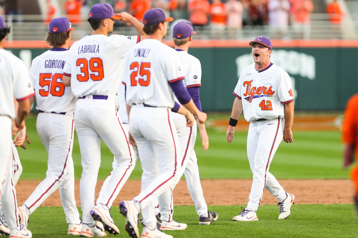 ClemsonBaseball's tweet photo. That was fun. 🐾 https://t.co/TfisGIHNTh