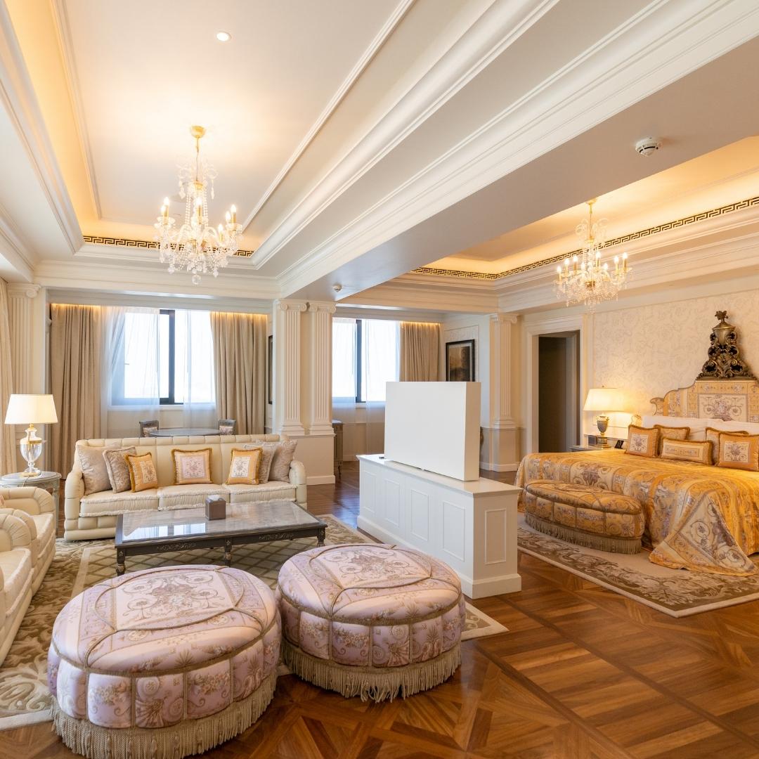 From its lavish interiors, beautifully landscaped gardens, and warm hospitality, #PalazzoVersaceDubai is a regal retreat designed to ensure that you and your loved ones will be spoiled – Italian style. #harpersbazaararabia

#LivingPalazzoVersace #Versace #luxury #hotel #mydubai