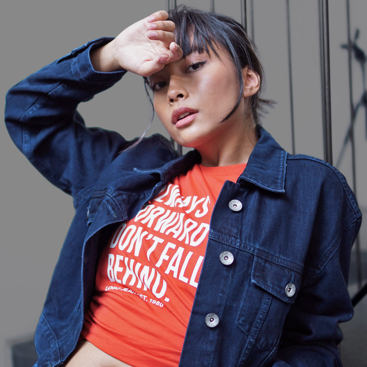LOGOJEANS's tweet photo. Denim Jacket + Tee emang ga pernah gagal buat look kamu terlihat stylish!
Kalau menurut kamu, crop jacket bagus di styling dengan atasan apalagi nih?

#logojeans #LOGOismyjeans https://t.co/UMxhkcjENo