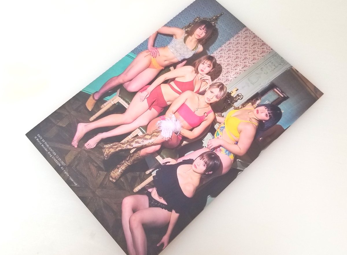 スターダム写真集『Bikiniing Winter』が届きました💖 上谷沙弥選手の