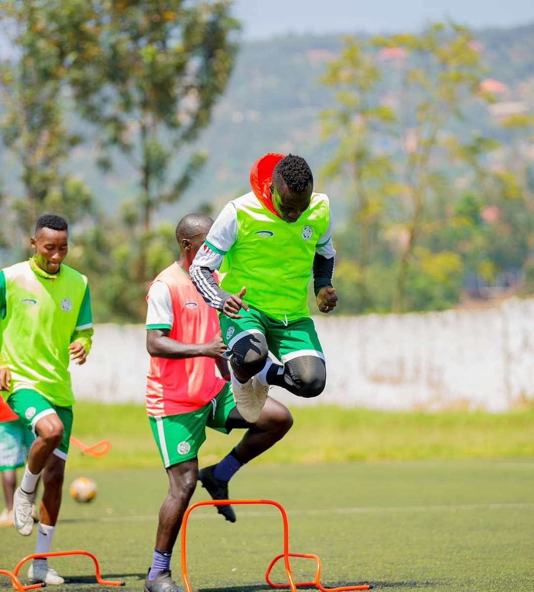 UgandaCranes's tweet photo. Wishing you a flying week 👌
#EO7
@EmmanuelOkwi https://t.co/E14iaeDvO7