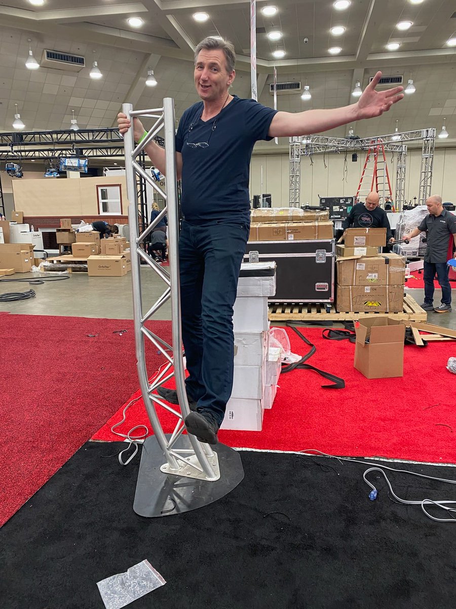 Spotrack_'s tweet photo. And that's USITT 2022 Expo, what a great show! We are already looking forward to next years Expo.
Here's Lima already working up to an evening of Karaoke.
Thanks to everyone who visited!
#usitt #spotrack #alwaysontarget #alwaysspoton https://t.co/pfr6Y4MWS7