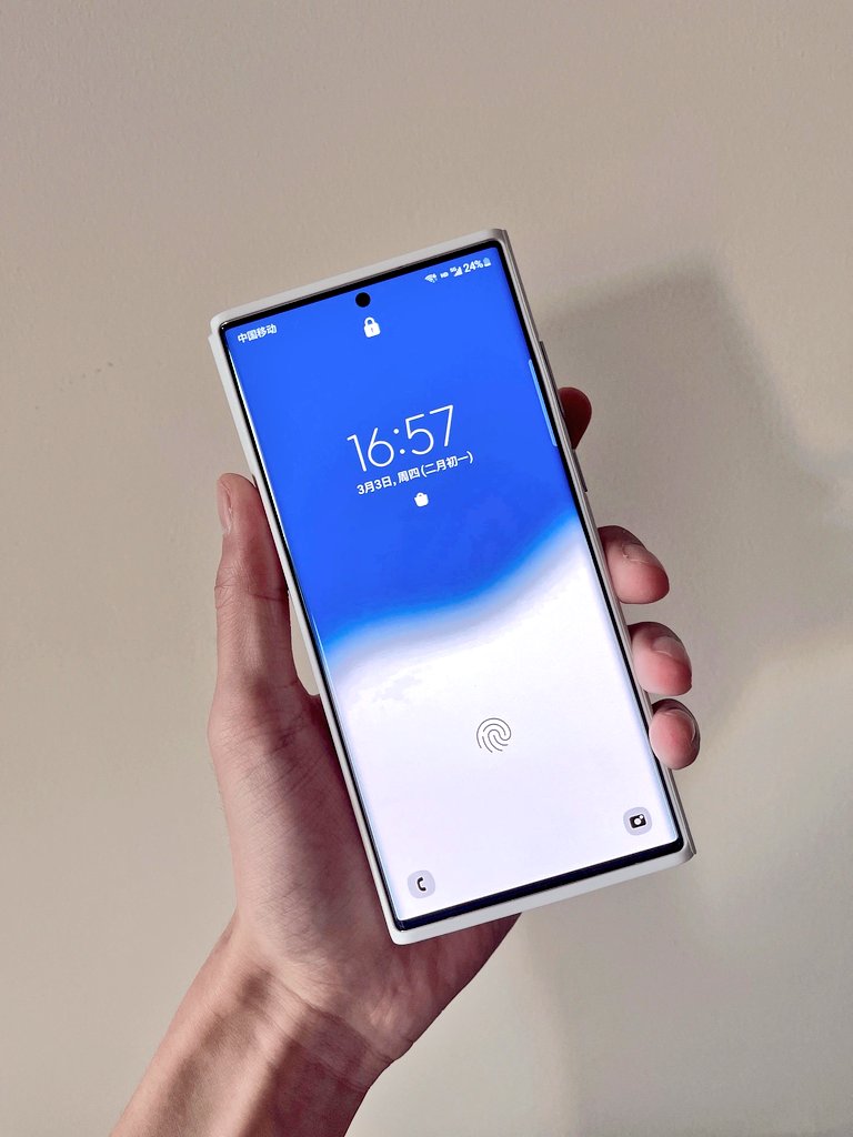 tech_waar_'s tweet image. Samsung Galaxy S22 Ultra Looks Awesome in this Case 😍😍😍