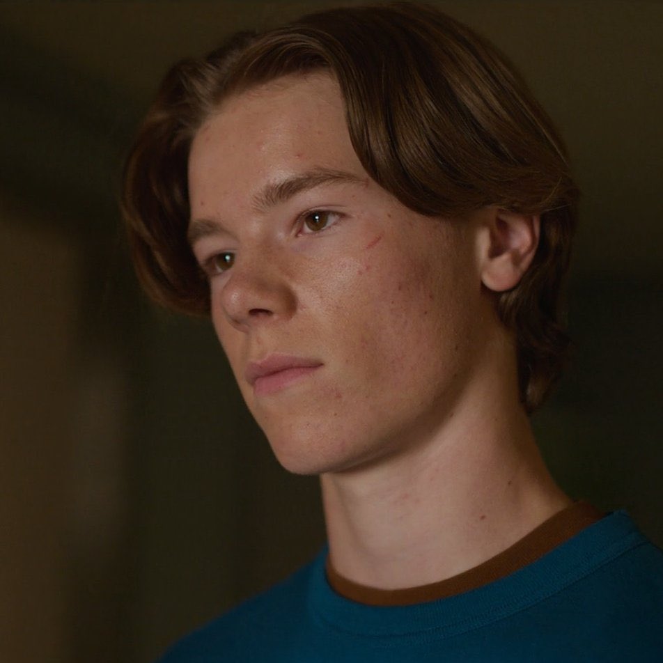 willesimaug's tweet photo. i love how 80% of the scenes in young royals is just Wille looking at Simon https://t.co/Cgoq5nTz8J