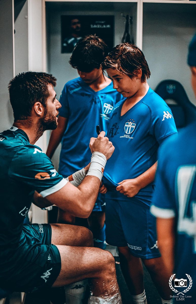 Photo of the week 📸 South Ball Boys get the privilege to enter the men’s lockeroom for post celebrations and autographs by the players @smfc #smfc #npl #nplvic #footballphotography #footballaustralia #footballvictoria